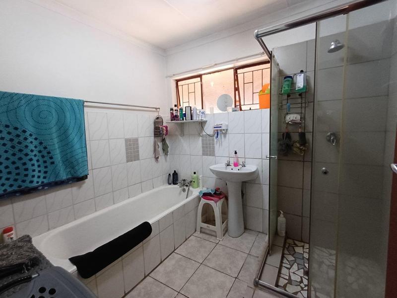 5 Bedroom Property for Sale in Claremont Western Cape
